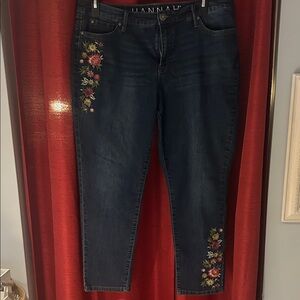Hannah Dark Blue Embroidered Ankle Jeans with Floral Accents